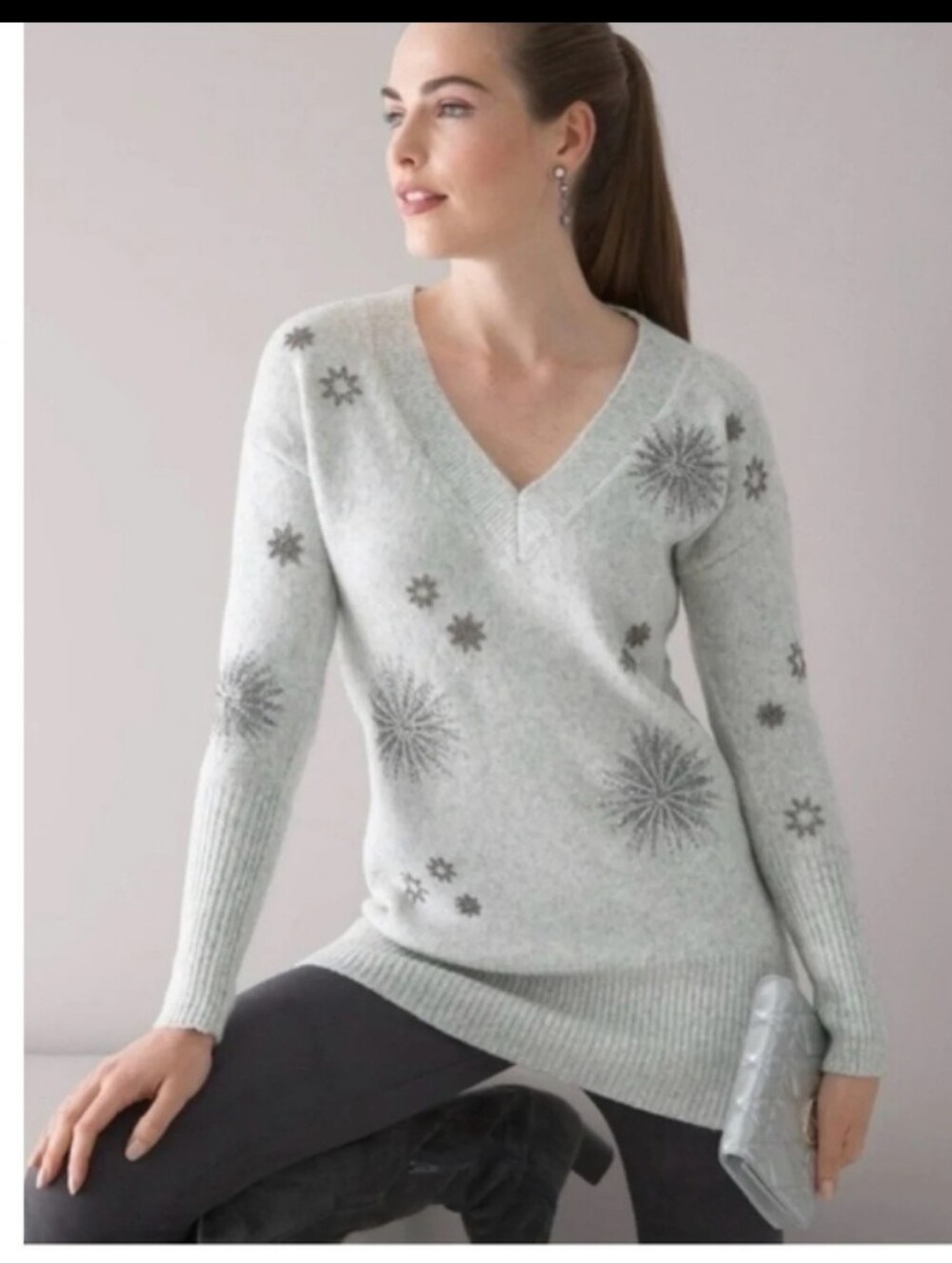 White House Black Market Sz S V-Neck Light Gray Beaded Sparkle Star Sweater